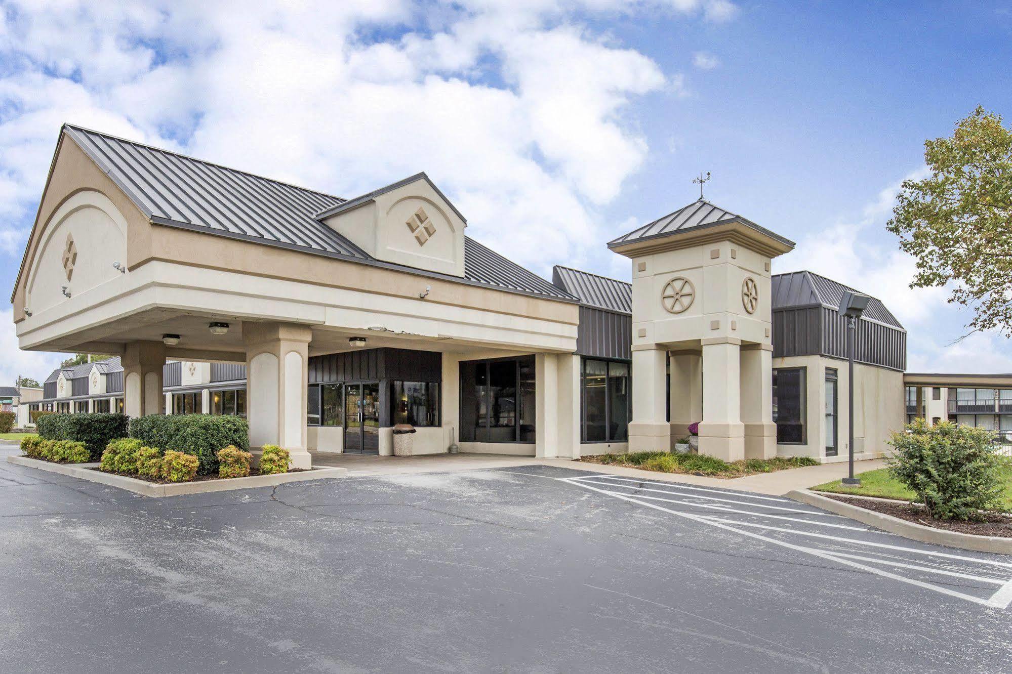 Days Inn By Wyndham Pittsburg Ks Exterior foto